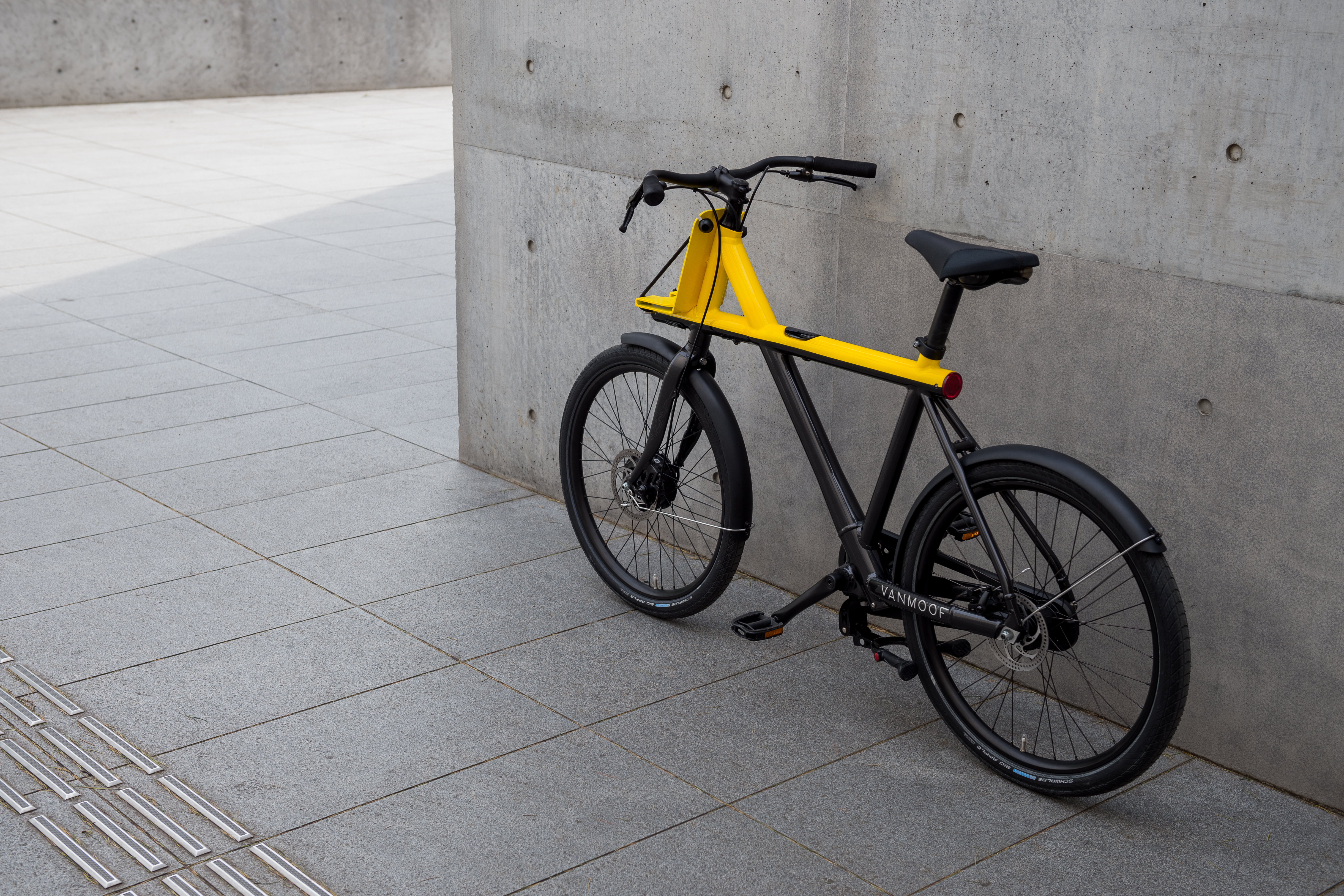 248347-245441-VanMoof